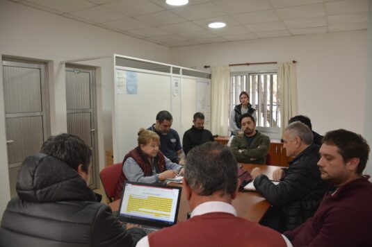 Abrieron los sobres para la compra de luminarias destinadas a la Escuela Alberdi y otros espacios de la localidad