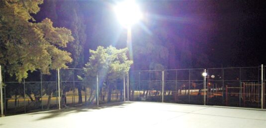Luces led en el playón del Polideportivo municipal