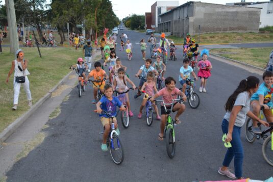 ¡Nos seguimos preparando en familia para disfrutar del carnaval!
