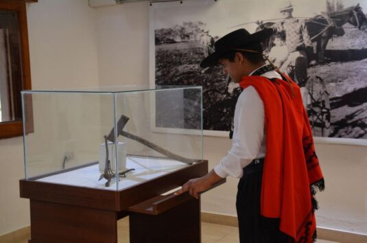 Durante “Oro Verde Canta y Baila” podrá visitarse el Museo Conrado Hasenauer