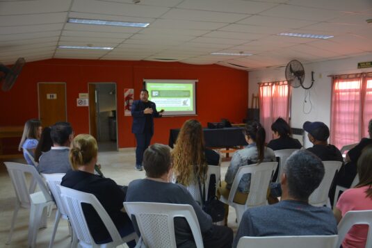 Primer encuentro de la capacitación sobre consumos problemáticos