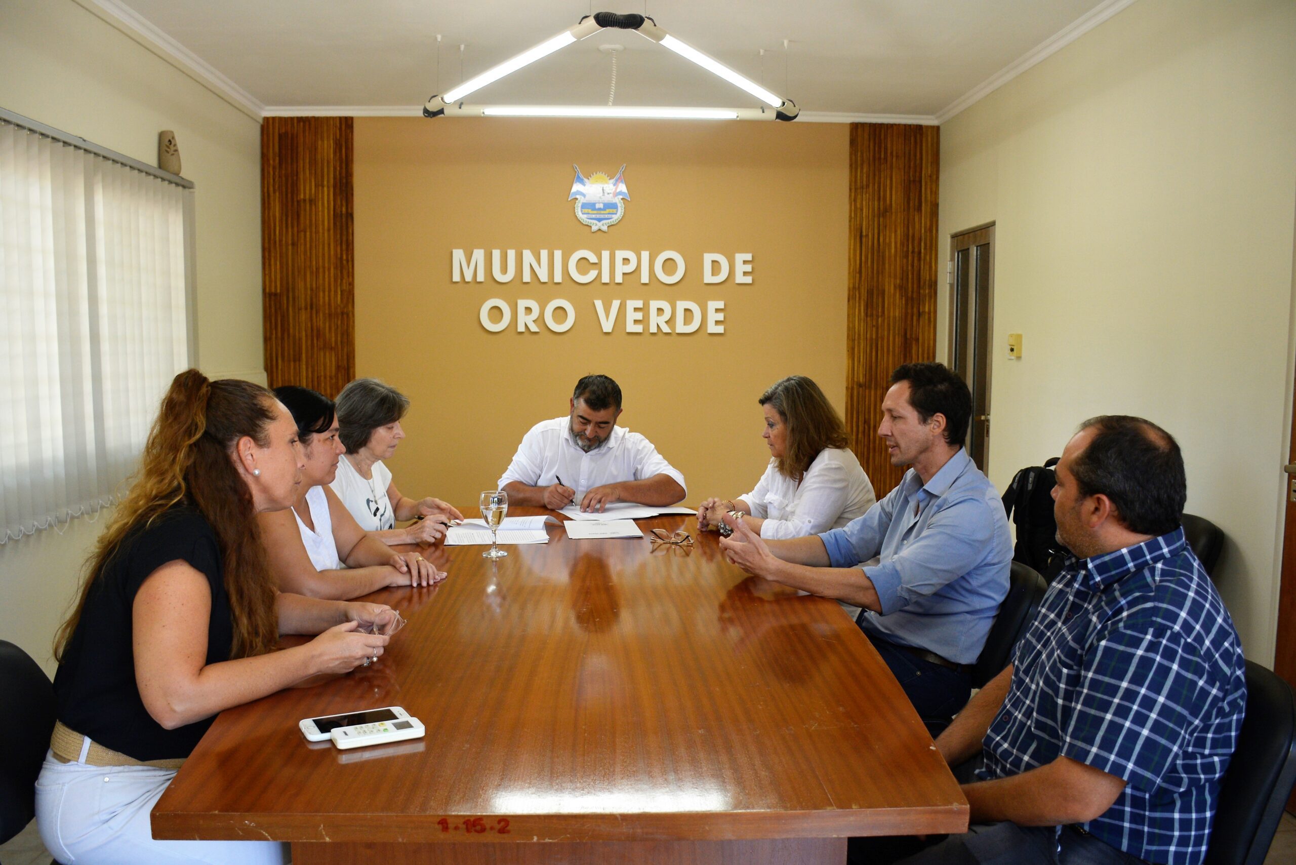 Oro Verde firmó un convenio para trabajar en un Plan de Ordenamiento Territorial Urbano