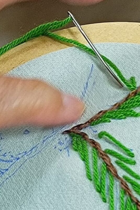 Convocan a participar del segundo encuentro para bordar especies de árboles nativos en paneles de tela