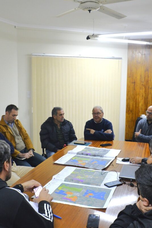 El secretario de Gobierno Milton Dumé se reunió con autoridades de Vialidad Provincial