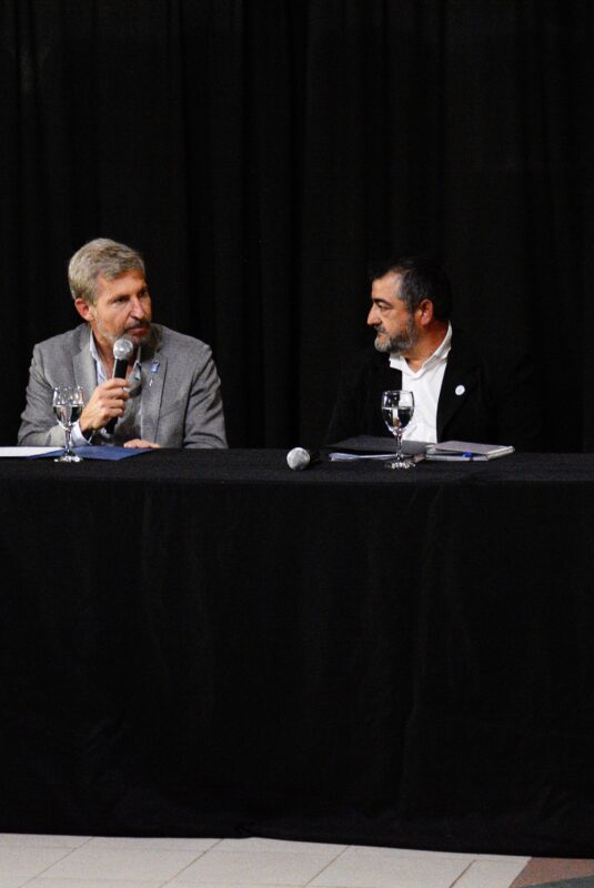 Oro Verde recibió al gobernador Frigerio y a su gabinete