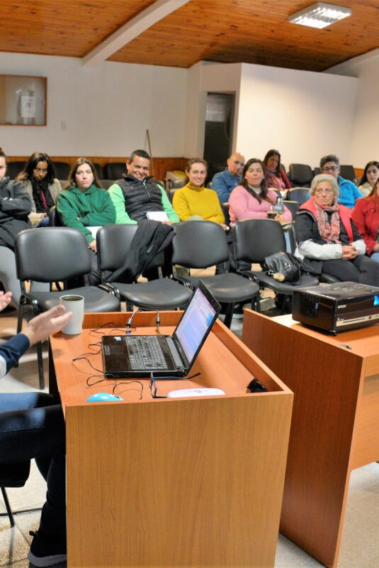 Primera Capacitación para obtener el carnet de manipulador de alimentos