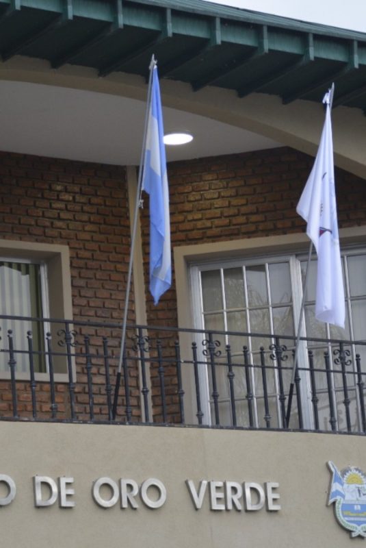 Apertura de sobres para la compra de materiales destinados a obras públicas