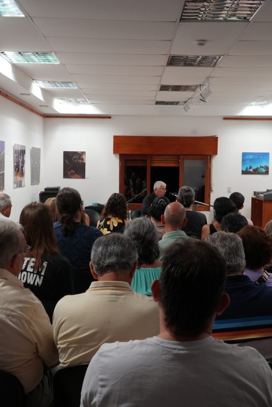 Omar Peltzer presentó su disco “De derrota en derrota” en el Museo Conrado Hasenauer