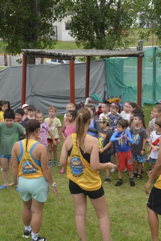 Primer  día Escuela de Natación y Vida en la Naturaleza