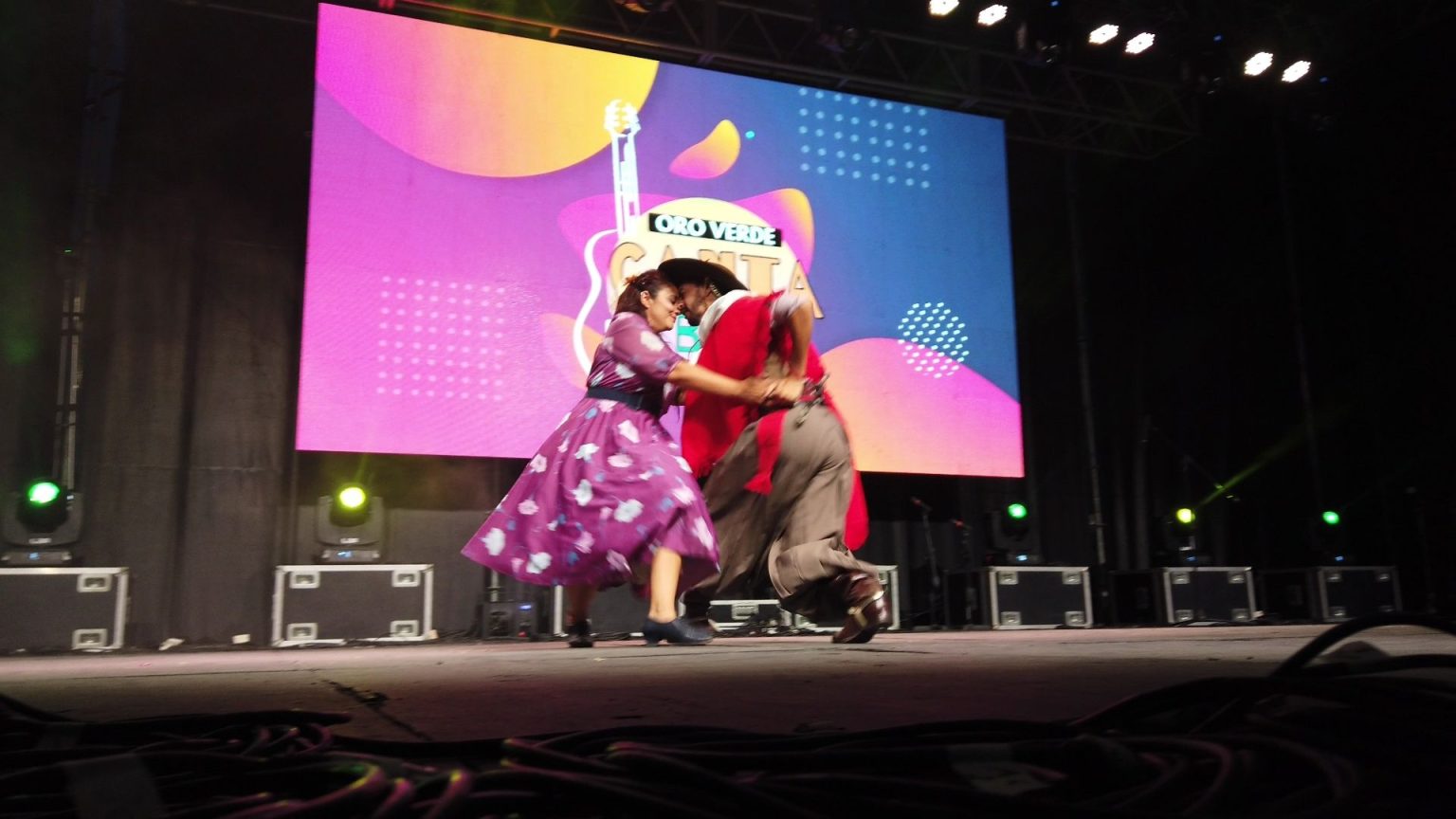 Taller de folklore para jóvenes y adultos en la Facultad de Ciencias Agropecuarias