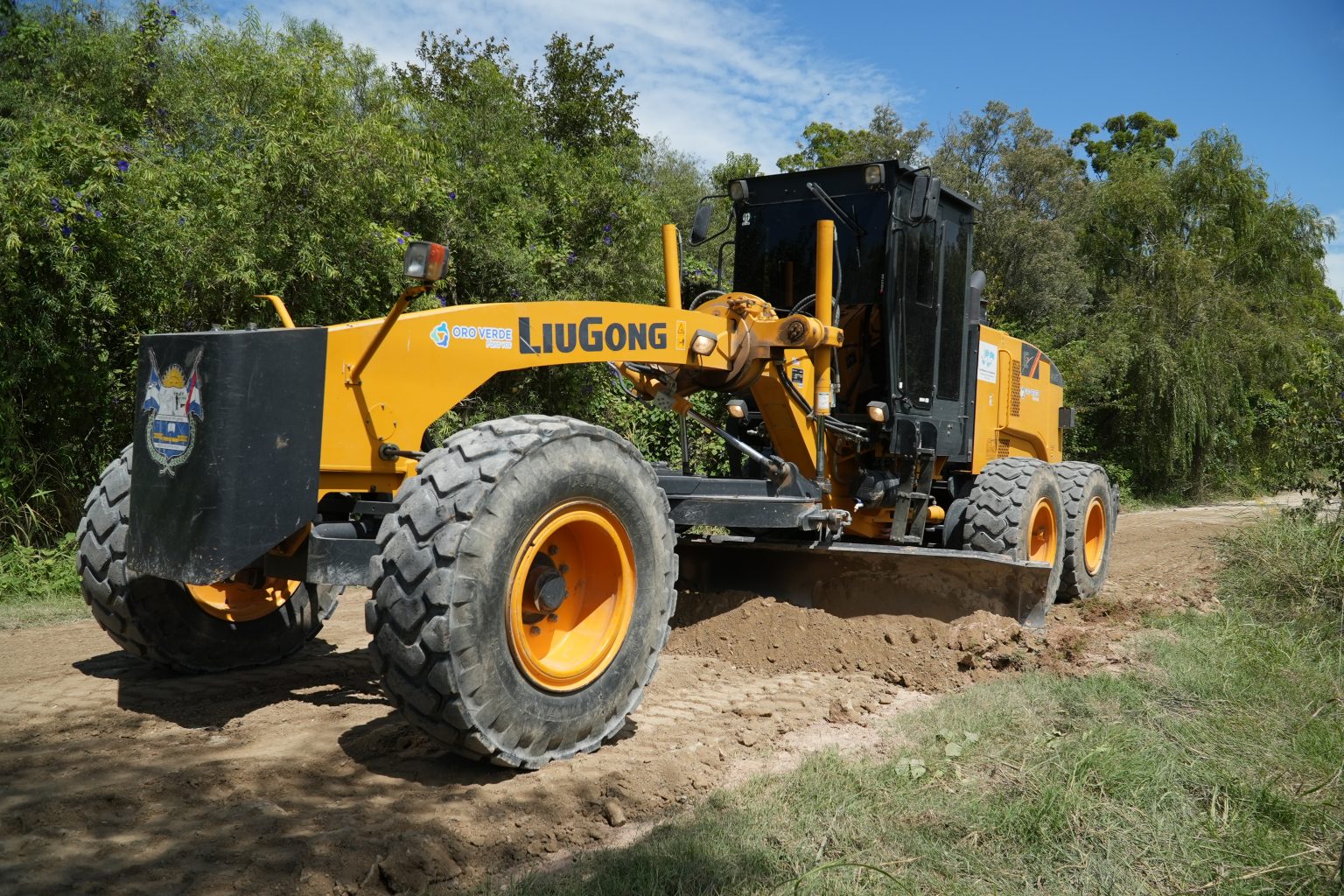 Continuamos con el mantenimiento de nuestros caminos vecinales