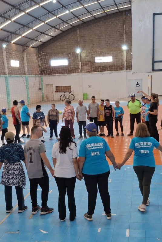 Encuentro Deportivo y Cultural en el Polideportivo Municipal