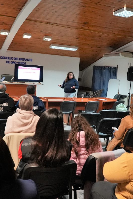 Capacitación sobre diagnóstico y manejo epidemiológico de leptospirosis, hantavirosis y fiebre Q