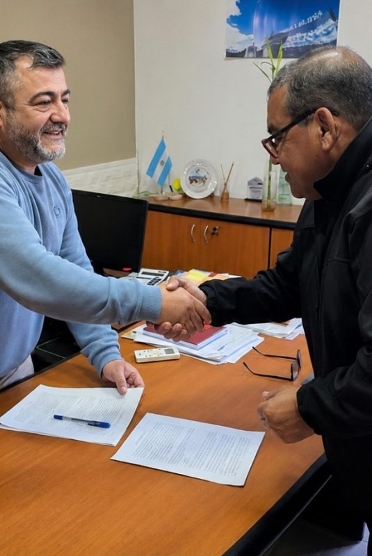 Adultos mayores: Clement recibió a las nuevas autoridades del Centro de Jubilados y Pensionados de Oro Verde