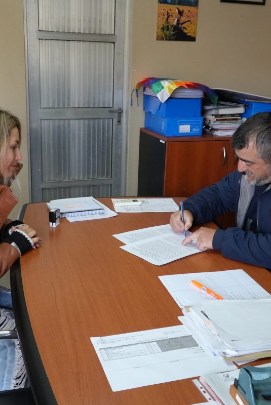 Pavimento en calle Las Rosas: firmaron el contrato para el inicio de obra