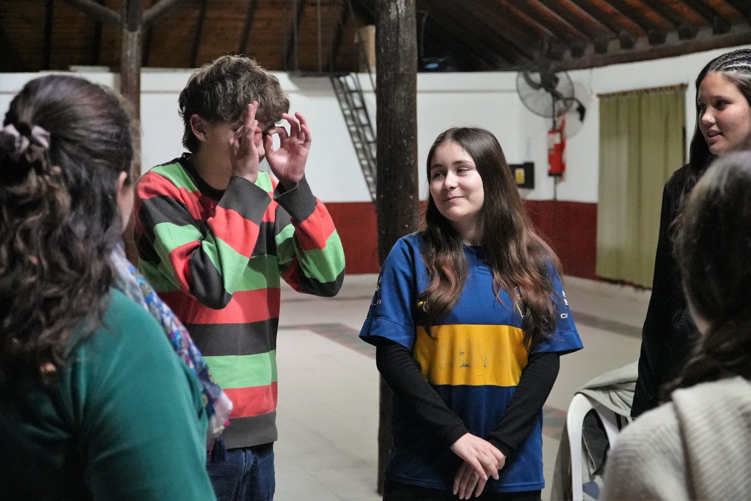 Teatro para jóvenes: un espacio para la exploración y creatividad