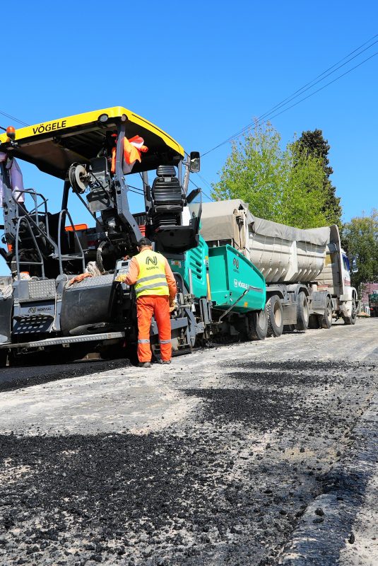 💠👉 Asfalto en calle Las Rosas: avanza la obra en la zona de El Triangular