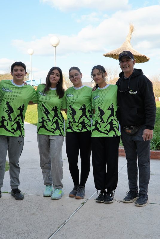Entrega de indumentaria a deportistas de nuestra ciudad