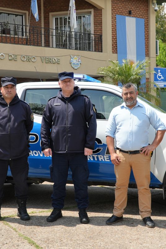 Oro Verde recibió una camioneta cero kilómetro para su Comisaría