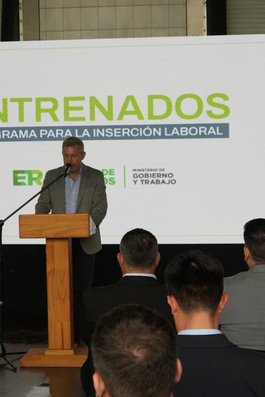 El Gobernador Frigerio visitó el Frigorífico Alberdi este mediodía para presentar el programa Entrenados
